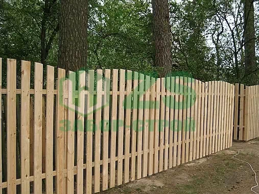 Забор из деревянного штакетника Забор из деревянного штакетника