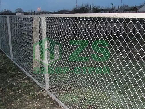 Заборы из сетки рабицы в натяг на каркасе Заборы из сетки рабицы в натяг на каркасе